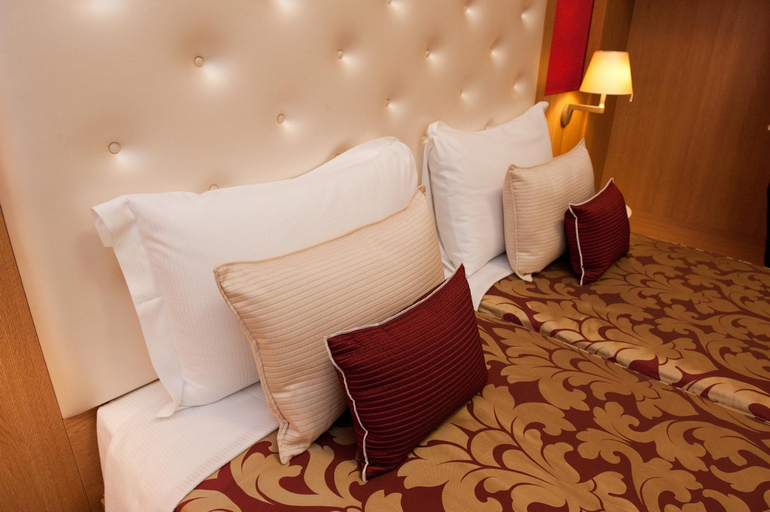 Bedroom 2, Navona Luxury Guesthouse, Rome