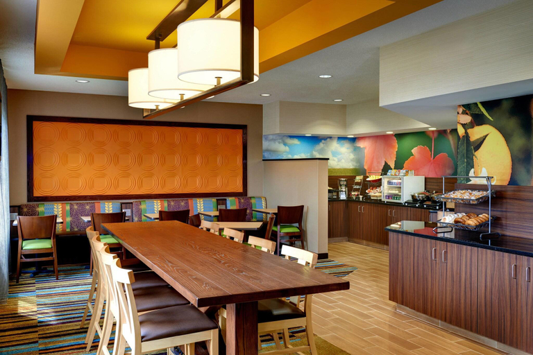 Food & Drinks 4, Fairfield Inn Port Huron, Saint Clair