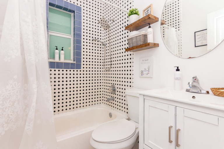 Bathroom 3, West Deco Boutique Apartments, Miami-Dade