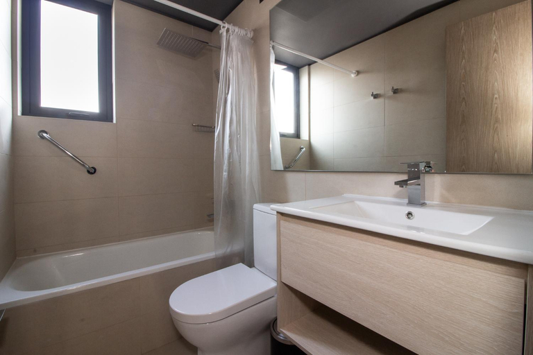Bathroom, One Nk Apartments, Cordillera