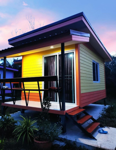 Exterior 6