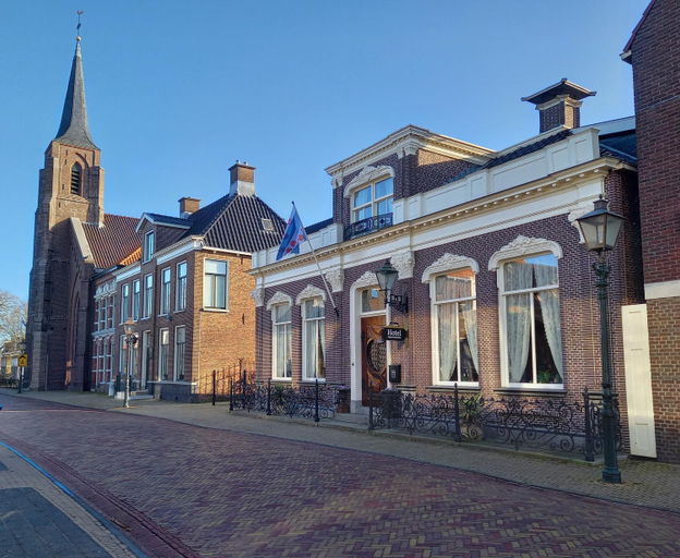 Others 4, hotel 't Doktershus, Lemsterland