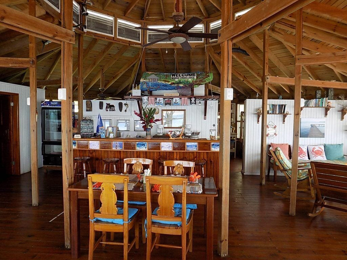 Food & Drinks 4, Mango Creek Resort, José Santos Guardiola