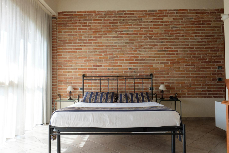 Bedroom 2, Le Botti, Cuneo