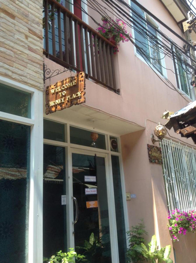Exterior & Views 1, Honey Place Guesthouse, Phra Nakhon