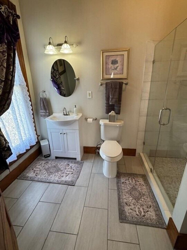 Bathroom 5, Woodbine Inn and Restaurant, Madison