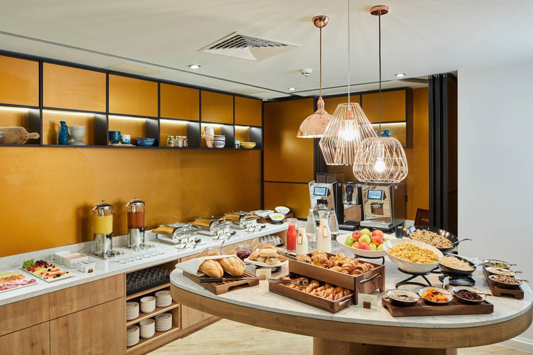Food & Drinks 5, Courtyard By Marriott Oxford City Centre, Oxfordshire