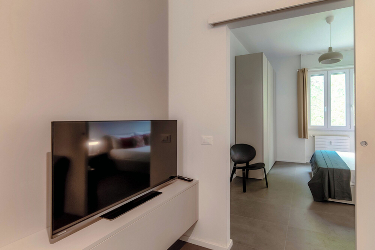Room 3, Luci A Lago, Como