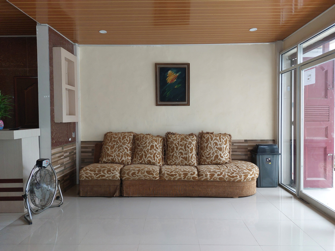 Public Area 23