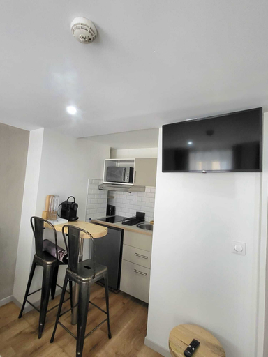 Others 4, HOTEL RESIDENCE A LA BUTTE AUX CAILLES, Paris