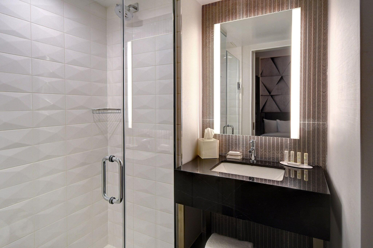 Bathroom 4, Springhill Suites Midtown Manhattan/Park Avenue, New York
