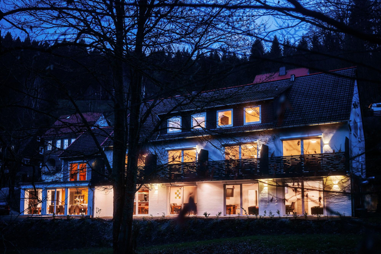 Exterior & Views
