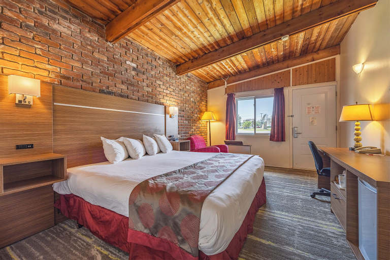 Bedroom 9