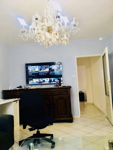 Others 5, Stunning 2-bed Apartment in Praha 4, Praha 12