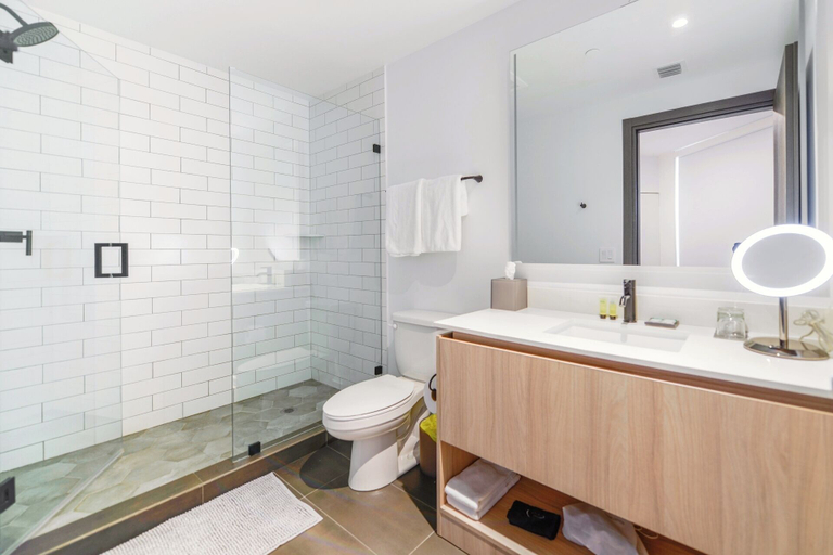 Bathroom 4, Fabulous Bayside Views in this Apt, Miami-Dade
