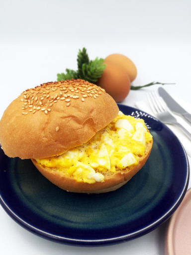Food & Drinks 4, GOODFELLAS THONG LO HOSTEL #No check-in after 5pm #Please submit arrival time after booking, Wattana