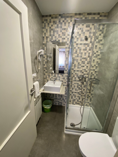 Others, Hostal DP Cristal, Lugo