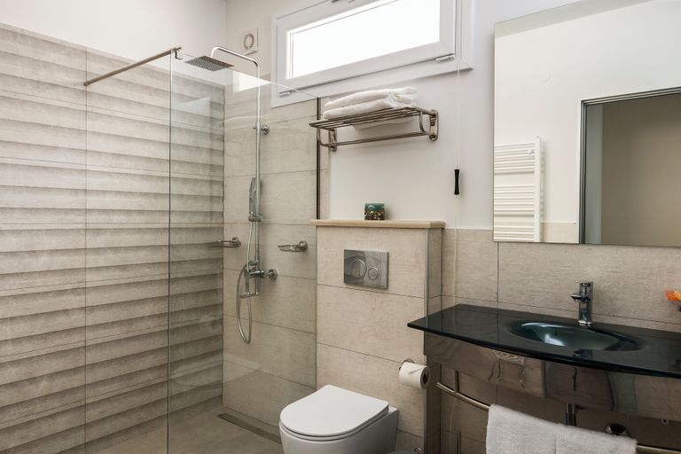 Bathroom 5, Kopelula, Ionian Islands