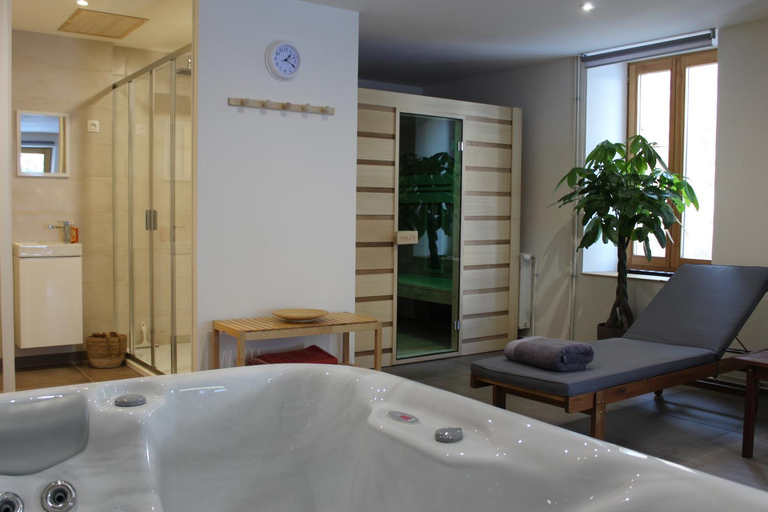 Bathroom 3, Yak Avenir, Hautes-Alpes