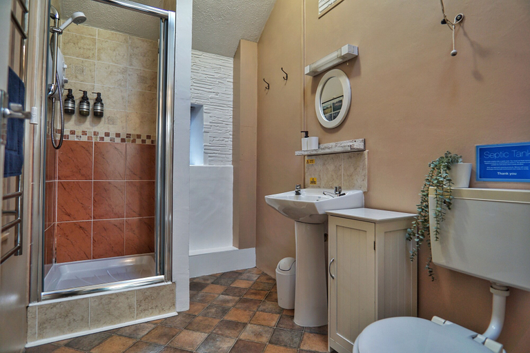 Bathroom 3, 1 Bed 17th Century Stone Cottage in Rural Devon, Devon