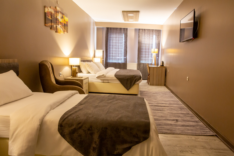 Bedroom 4, Staron Hotel, Merkez