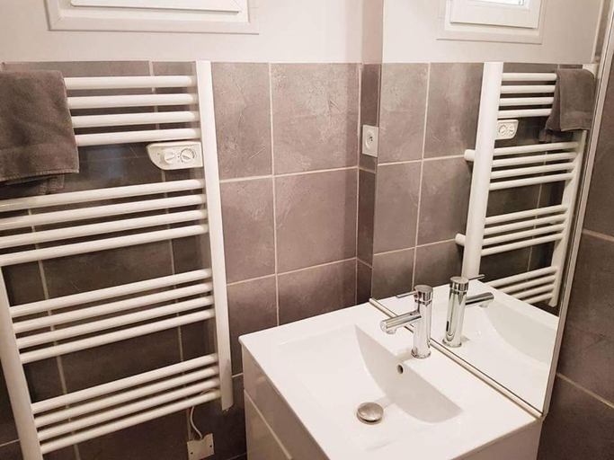 Bathroom 4, Le Domaine d'Alezen, Bouches-du-Rhône