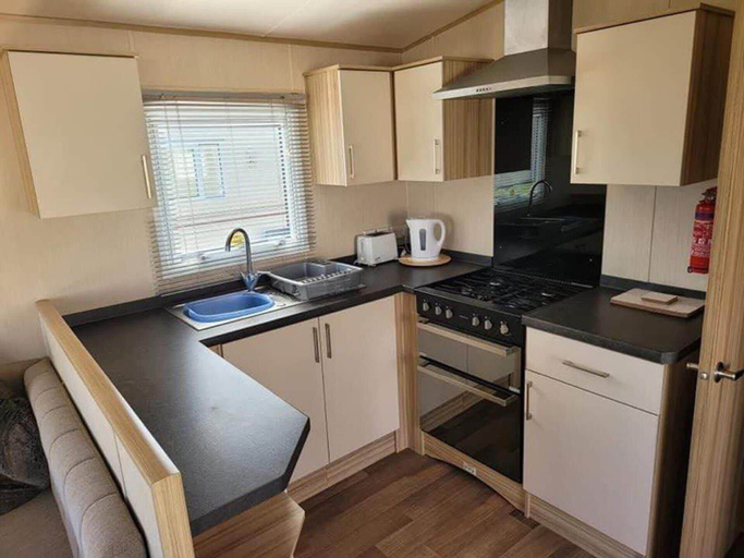 Others 3, Budget 3-bed Caravan in Tunstall, Hull, East Riding of Yorkshire