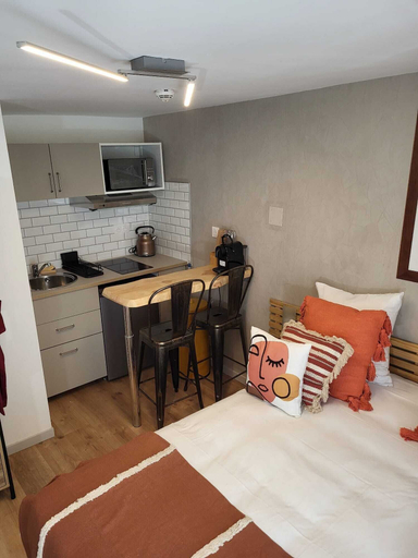 Others 5, HOTEL RESIDENCE A LA BUTTE AUX CAILLES, Paris
