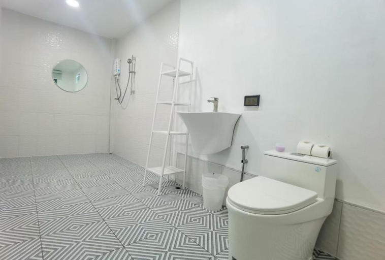 Bathroom 5, Varni Homestay, Khuan Khanun