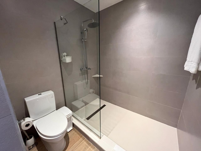 Bathroom 4, Club Hemingway, Guayacanes