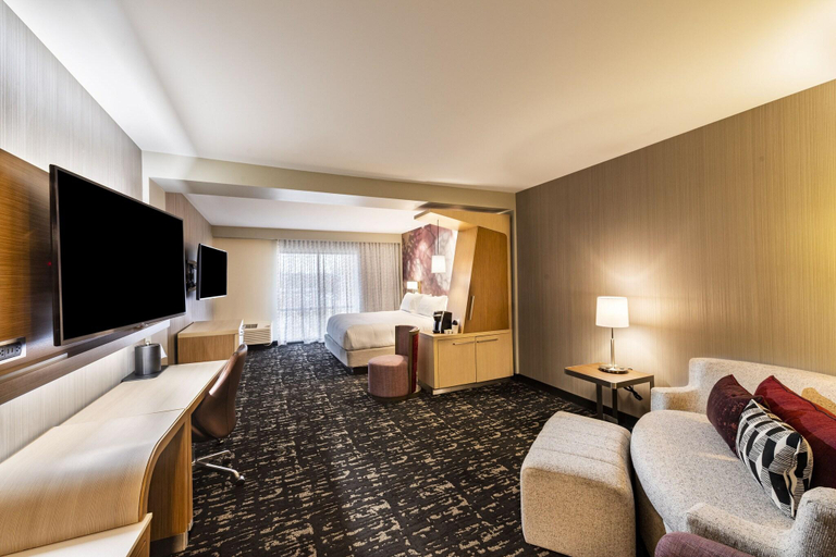 Bedroom 3, Courtyard by Marriott Winston - Salem Downtown, Forsyth
