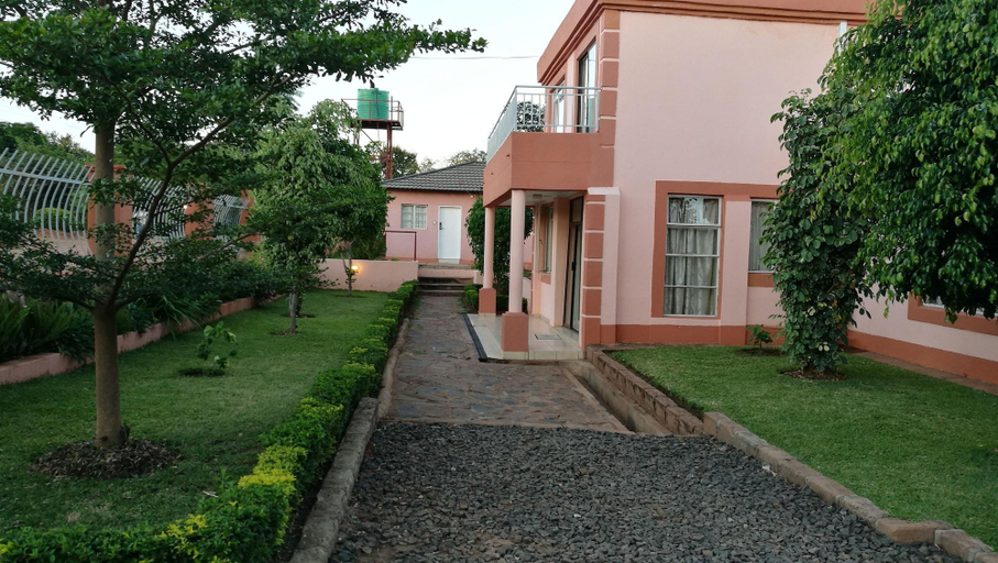 Exterior & Views 2, LePatino Bed & Breakfast, Livingstone