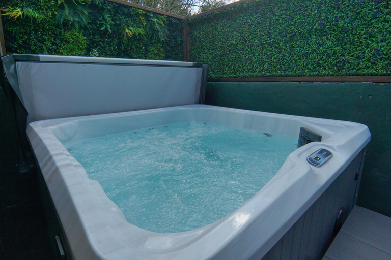 Sport & Beauty, 1 Bed 17th Century Stone Cottage in Rural Devon, Devon