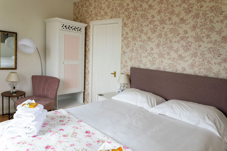 Bedroom 2, Cawdor House, Highland