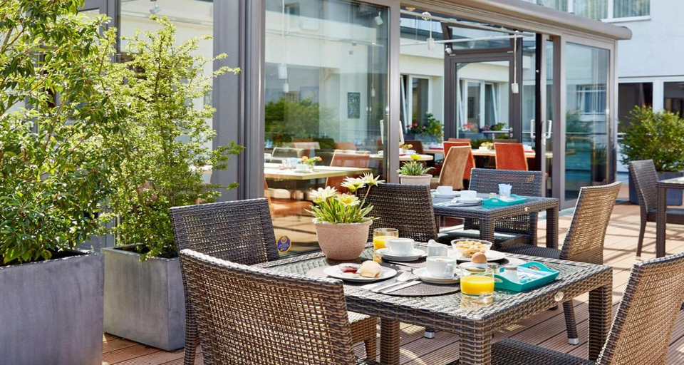 Food & Drinks 5, Hotel Imperial Dusseldorf, Sure Collection by BW, Düsseldorf