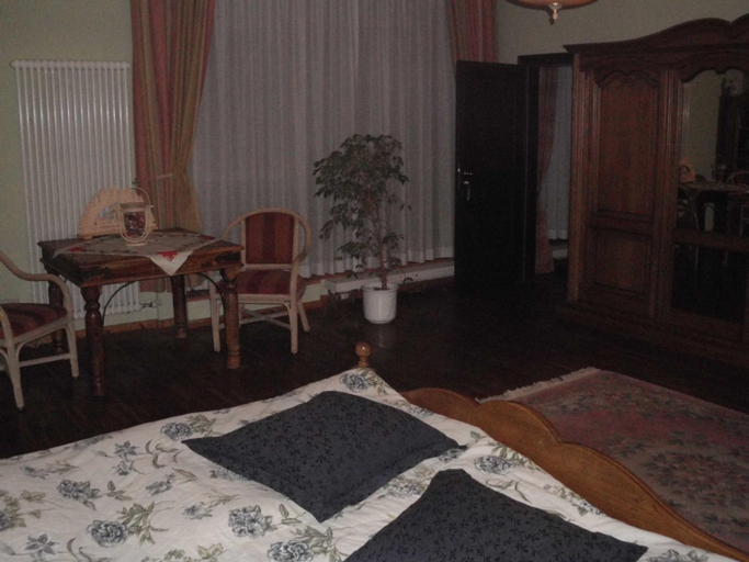 Bedroom 4, Schlosshotel Bredenfelde, Mecklenburgische Seenplatte