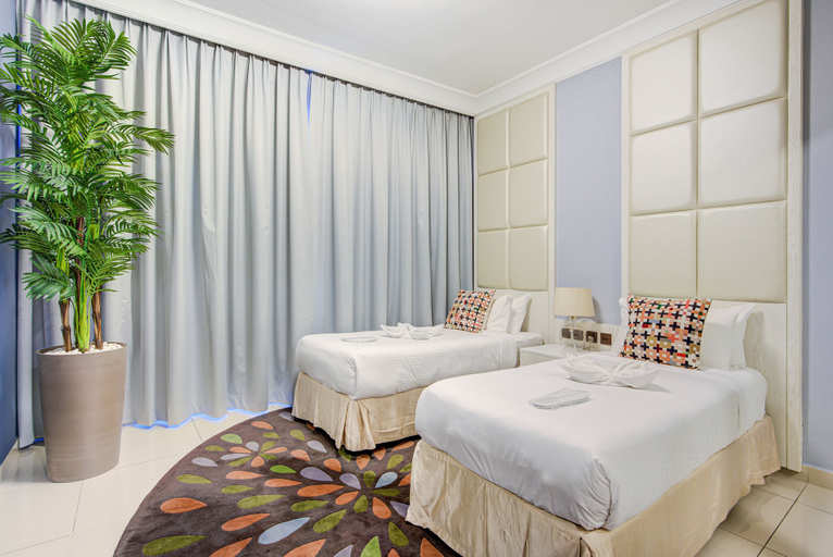 Room 5, Semnătura, Dubai