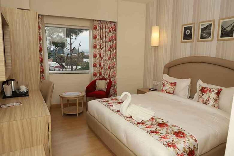 Bedroom 5, Hotel Mayvillas Luxury Boutique Stay, Dehradun
