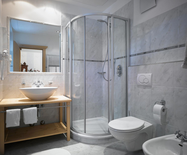 Bathroom 2, Hotel Ostaria Posta, Bolzano