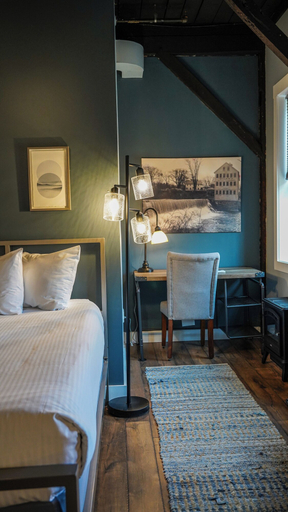 Bedroom 3, Old Mill Inn, Hampshire