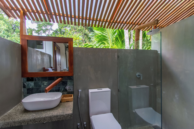 Bathroom 3, The Jungalows, Dickwella