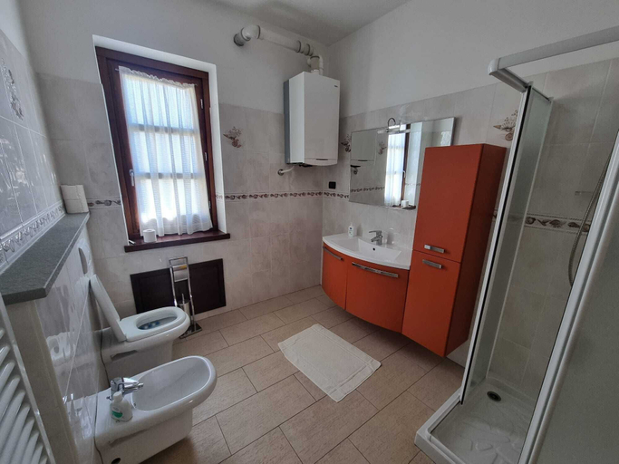 Bathroom 4, La Civetta Bianca, Savona