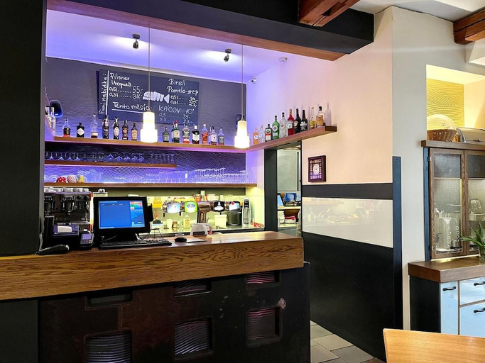 Food & Drinks 4, Hostel SKLEP, Praha 1