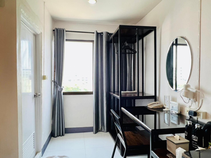 Bedroom 4, Bed by Tha-Pra Hotel and Apartment, Phasi Charoen