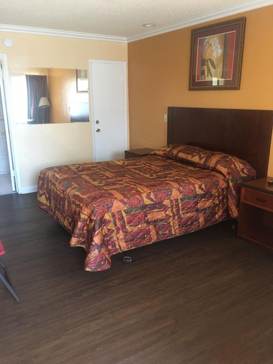 Bedroom, passport inn, Los Angeles