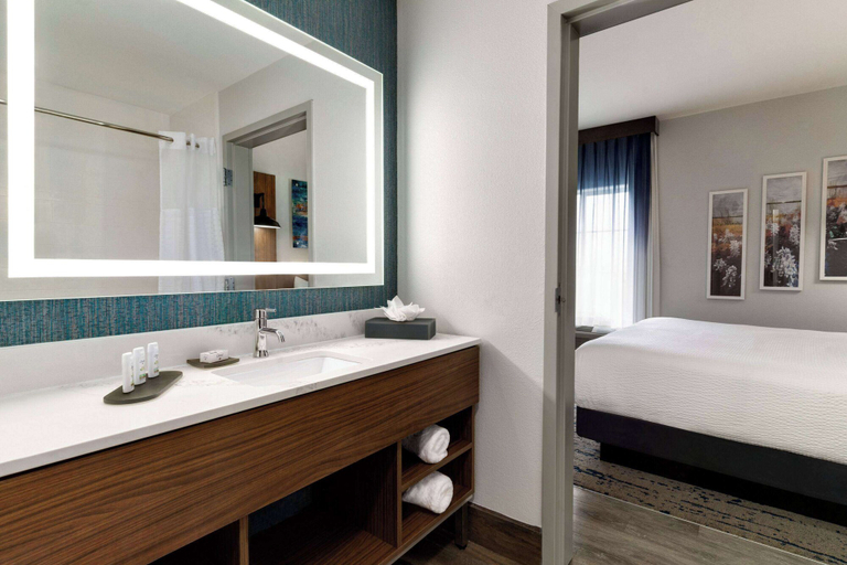 Bathroom 5, La Quinta Inn & Suites by Wyndham Stephenville, Erath