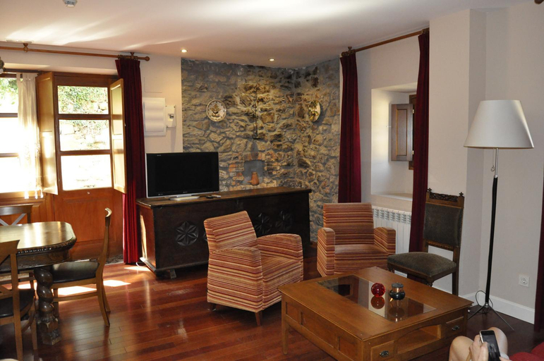 Others 4, La Casona de Don Santos, Asturias