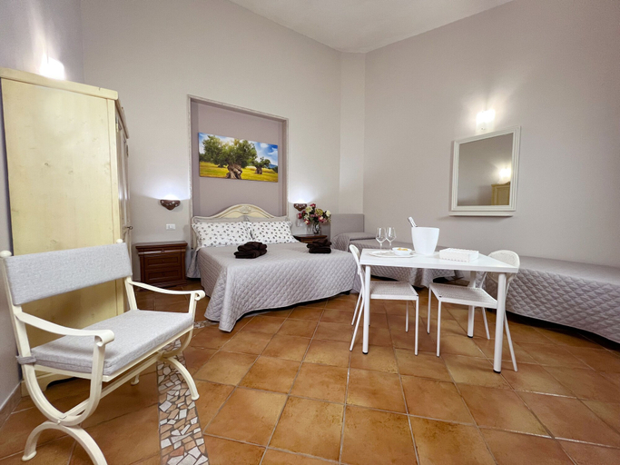 Bedroom 3, La Maison One B&B, Brindisi