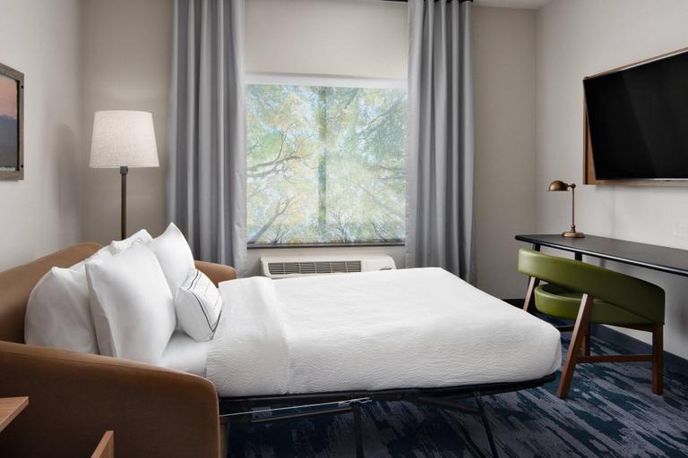 Bedroom 3, Fairfield Inn Suites By Marriott Lake Geneva, Walworth