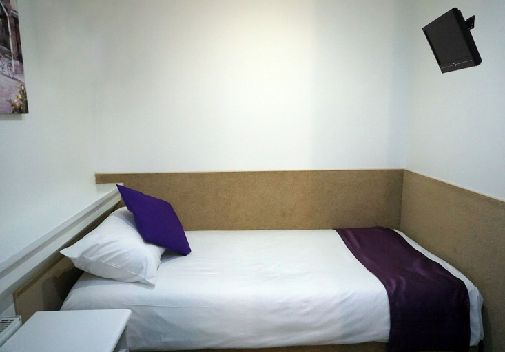 Bedroom 4, Accommodation London Bridge, London